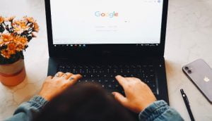 google search via laptop